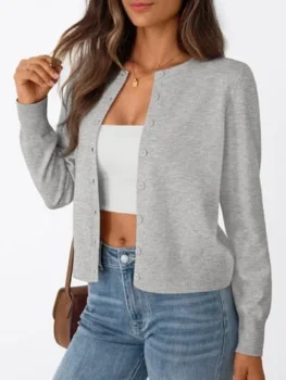 Trendy Queen Cardigan Review: The 90s “It Girl” Look or Just Tight Polyester?